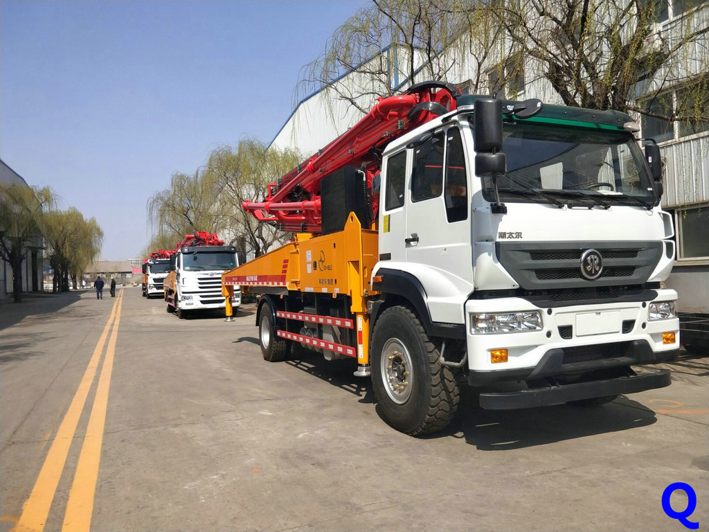 天泵，小型泵車，小型混凝土泵車