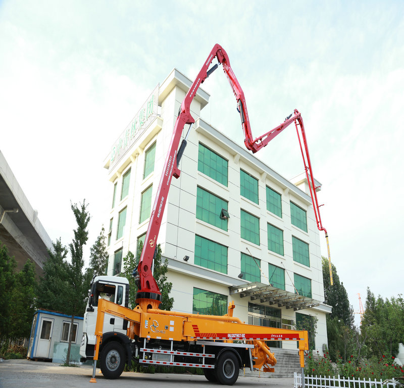 小型混凝土泵車，小型泵車，天泵