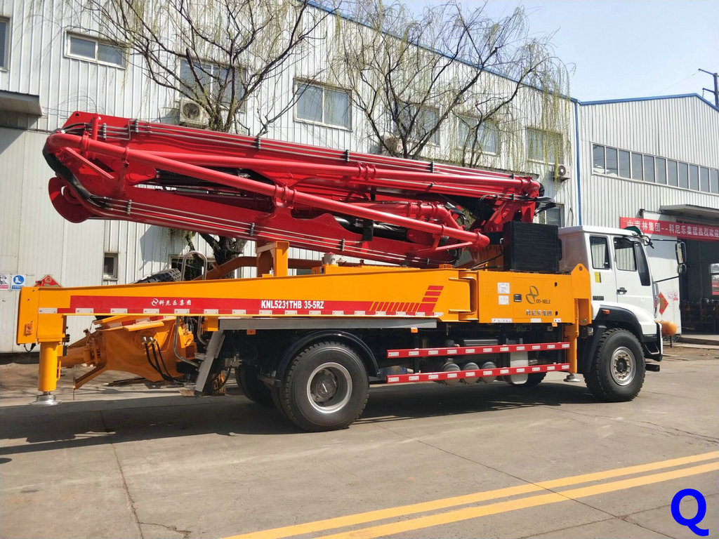 科尼樂(lè)小型混凝土泵車(chē)，天泵，小型泵車(chē)