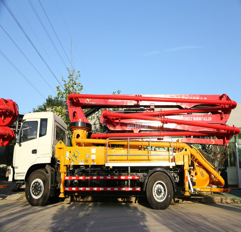 小型混凝土泵車(chē)，混凝土泵車(chē)，天泵，小型泵車(chē)