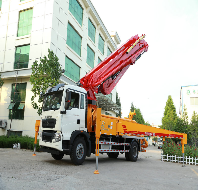 混凝土臂架泵車，小型混凝土泵車，天泵，泵車，小型泵車