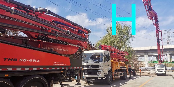 你知道水泥泵車是怎么將水泥泵送上去的嗎？